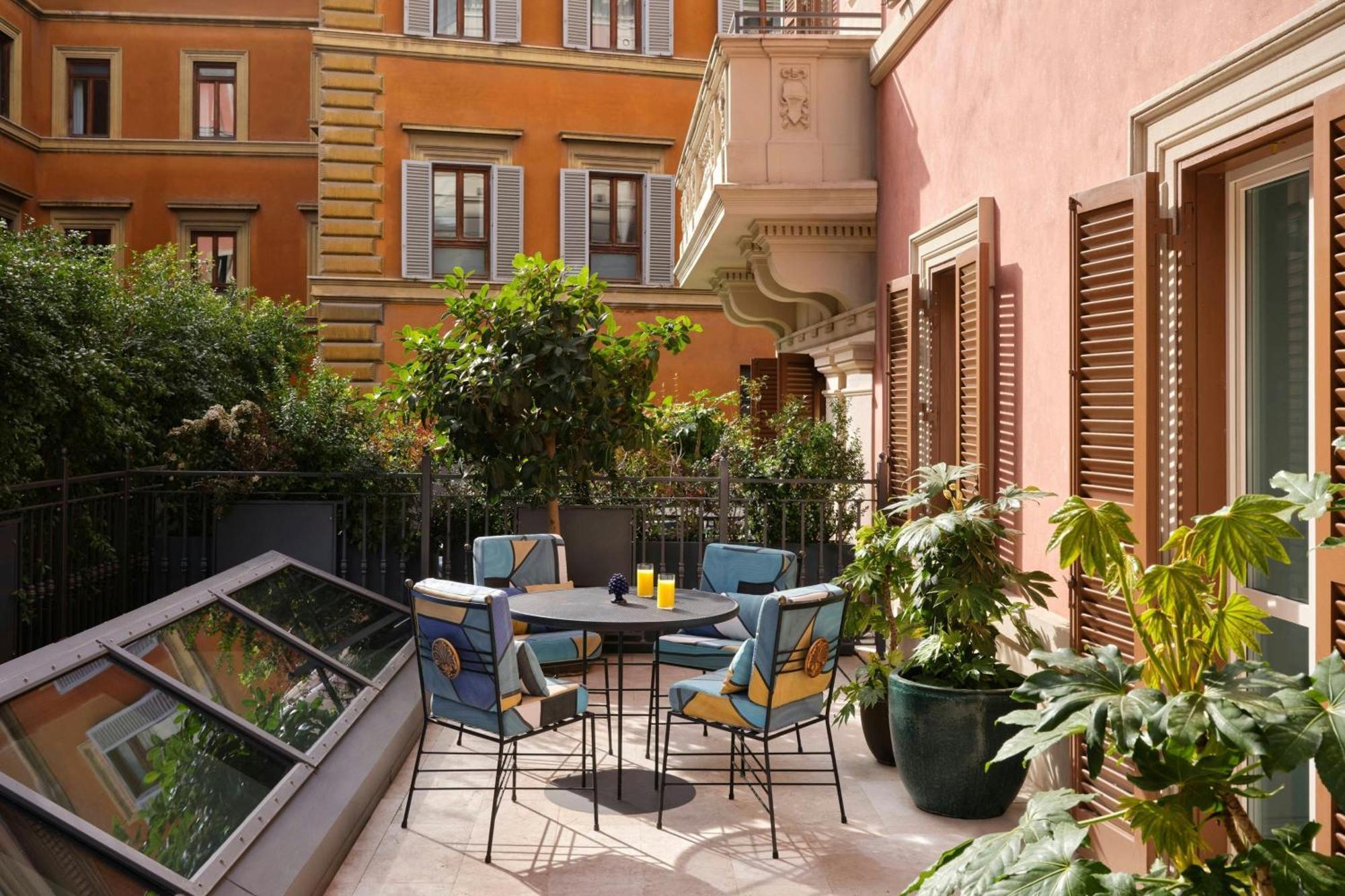W Rome, Rome